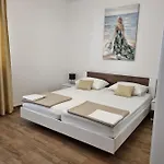 Apartment Smoljic 4+2 Primosten