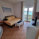 Smoljic 4+2 *
