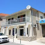 Smoljic 4+2 Apartment Primosten