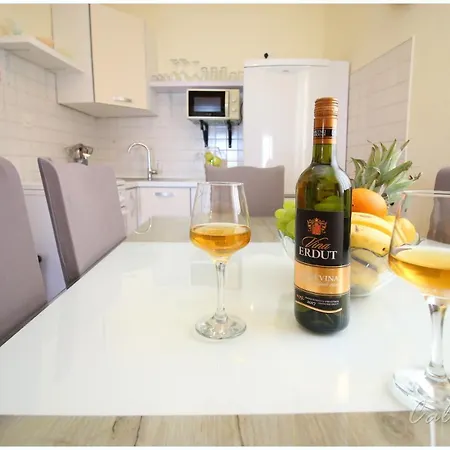 アパート Smoljic 4+2