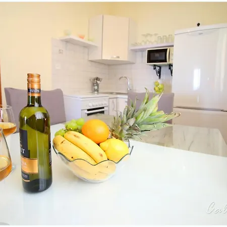 Smoljic 4+2 아파트