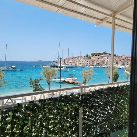 Smoljic 4+2 Apartman *
