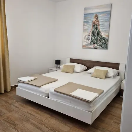 Apartman Smoljic 4+2 Primošten
