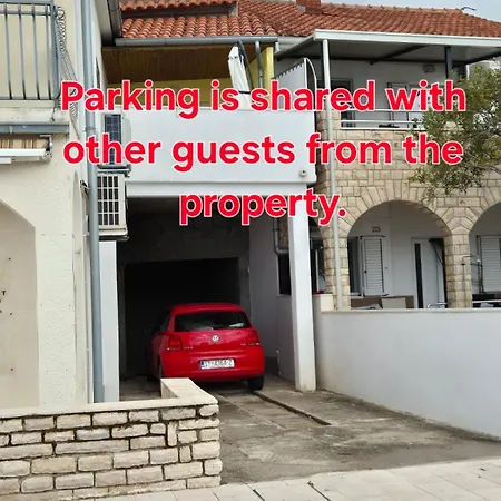 アパート Smoljic 4+2 プリモシュテン