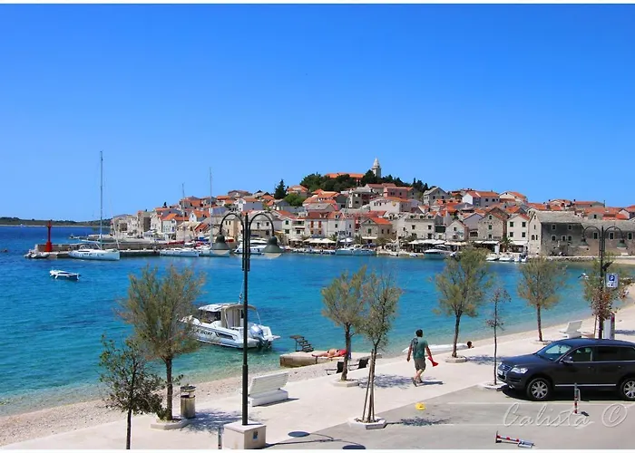 Smoljic 4+2 プリモシュテン