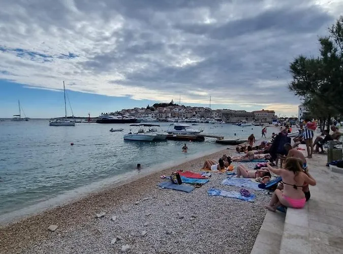 Smoljic 4+2 Apartament